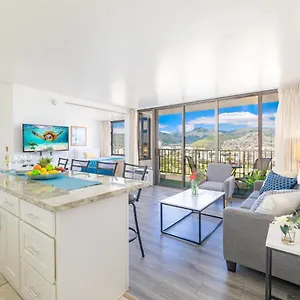 Waikiki Escapade Mountain Views Condo, Steps To With Parking Perk Apartment Honolulu